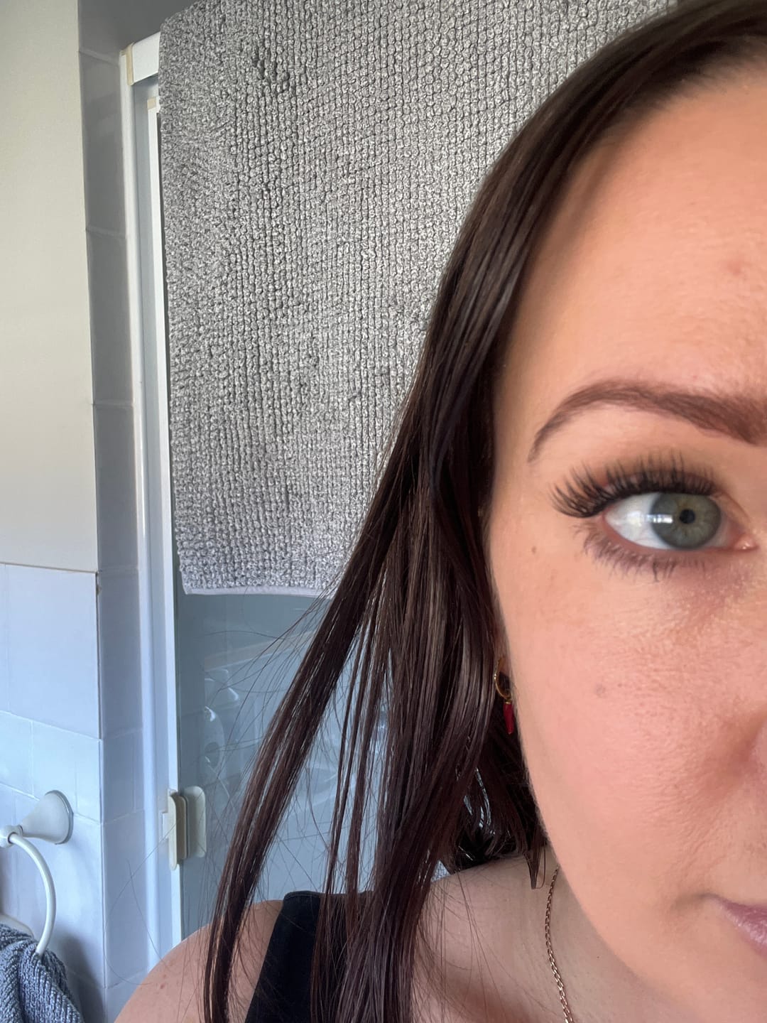 Customer photo review of Infinaluxe Dual-Sided Long Wear Lash Bond