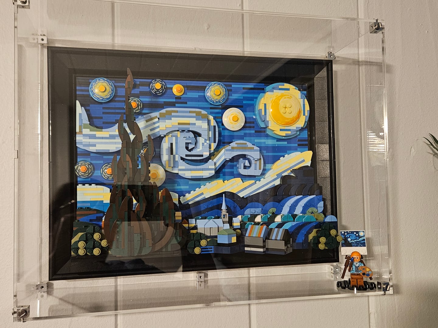 Customer photo review of Wall Mounted Display Case for LEGO® 21333 Ideas Vincent van Gogh - The Starry Night