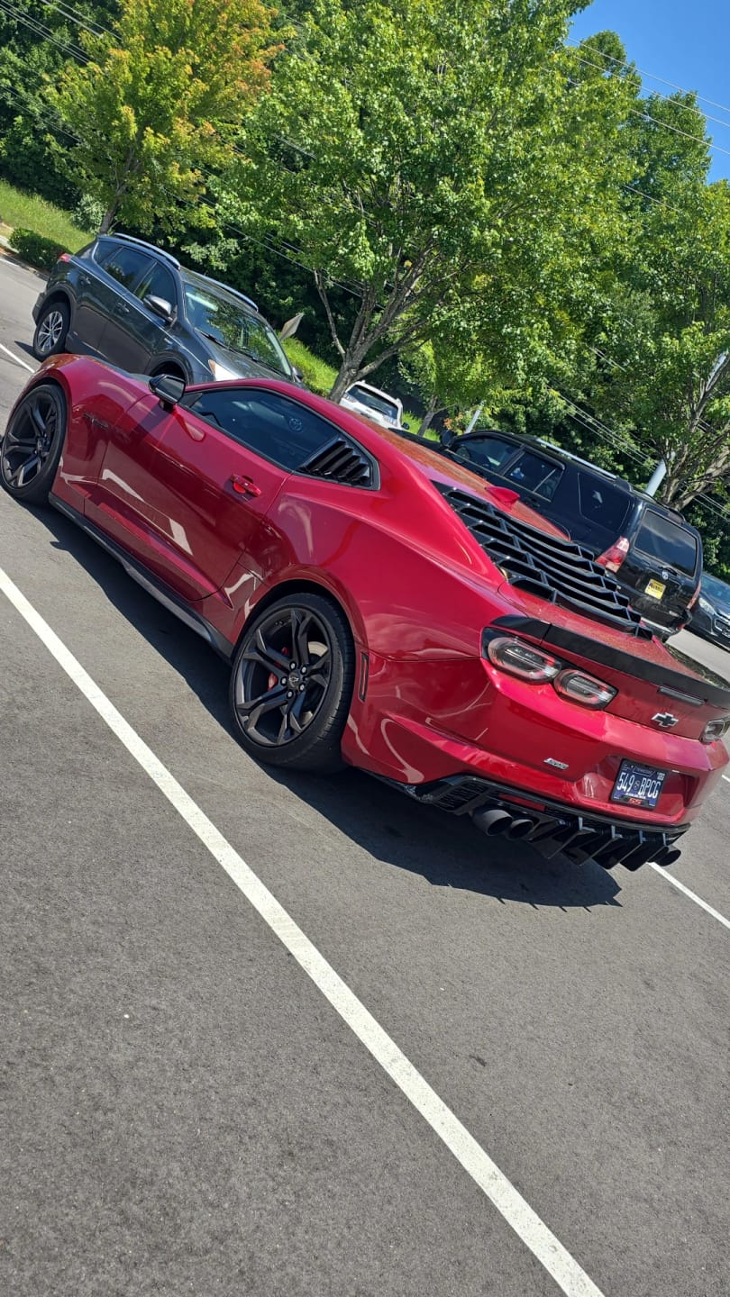 Customer photo review of 2016-2025 Chevy Camaro Evo Style Shark Fins Rear Diffuser Quad/Single Tips SS/RS/LT & ZL1 w/ Smoke Reflectors
