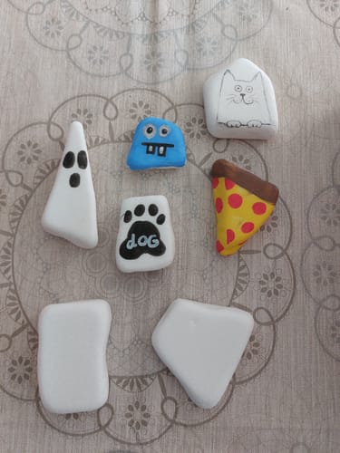 Customer photo review of 12/15 Stuks Santorini Schilderstenen 3-8 cm 1,5 KG Happy Stones + QR Codes voor de App