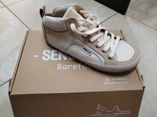 Customer photo review of Zapatilla B1. Crema