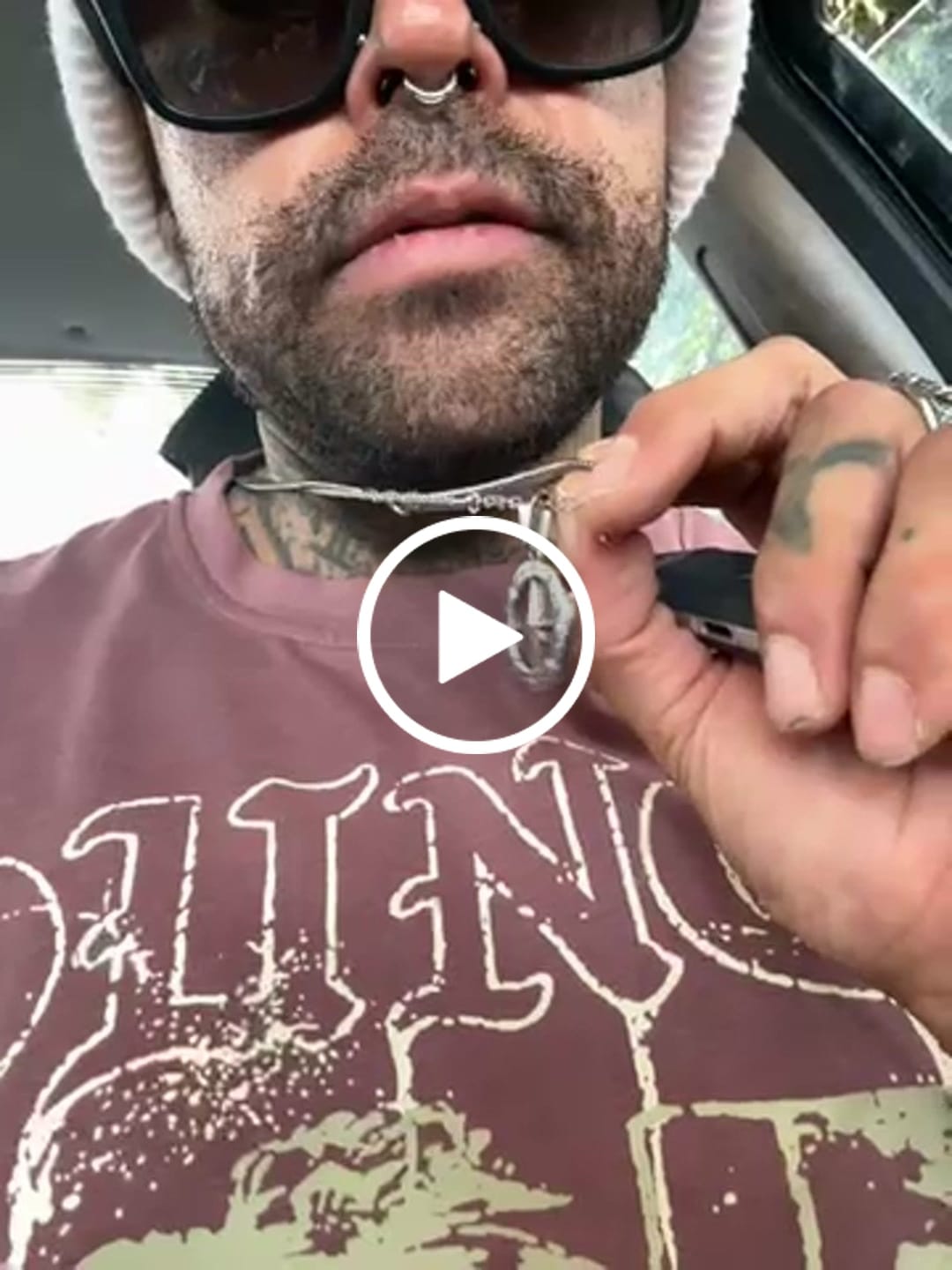 Customer video review of Collar Wuhan Tempo Silver