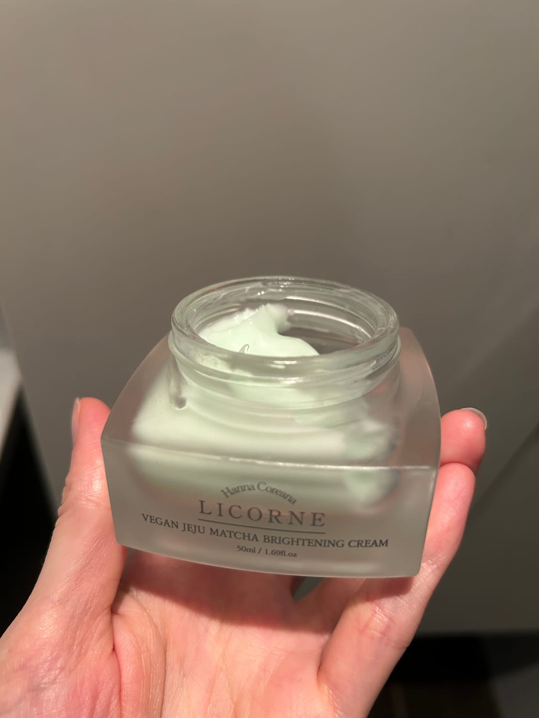 Customer photo review of Licorne Jeju Matcha Brightening Fuktighetskrem (50ml) - Reduser pigmentflekker