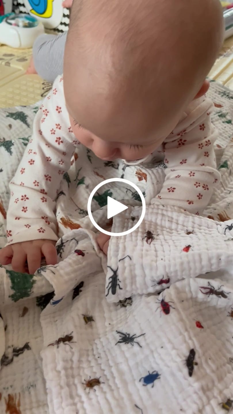 Customer video review of Muszlin babakendő - Mókusos tavaszi erdő