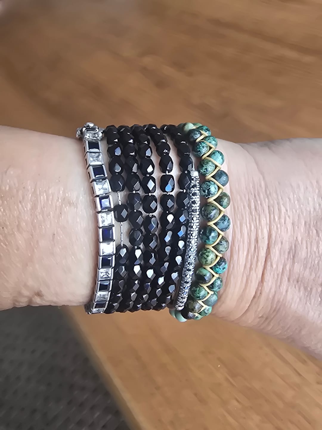 Customer photo review of צמיד כפול בוהו-שיק אפריקאי