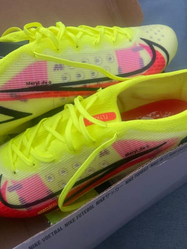 Customer photo review of Mercurial Vapor 14 Elite FG 'Motivation Pack' - Jaune/Rouge/Noir