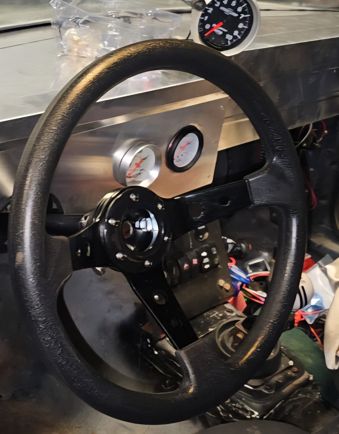 Customer photo review of Motion Raceworks Horn Delete Center Button (5 or 6 Bolt)