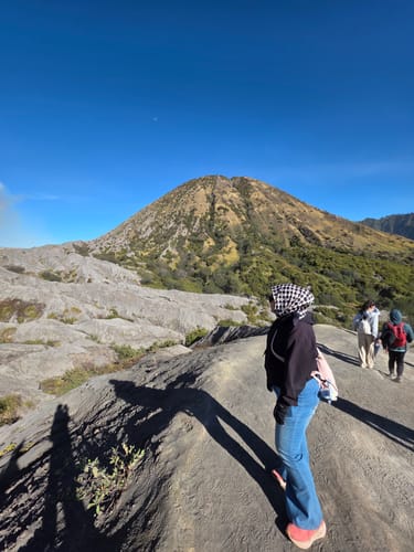 Customer photo review of Monogram Square (Black)