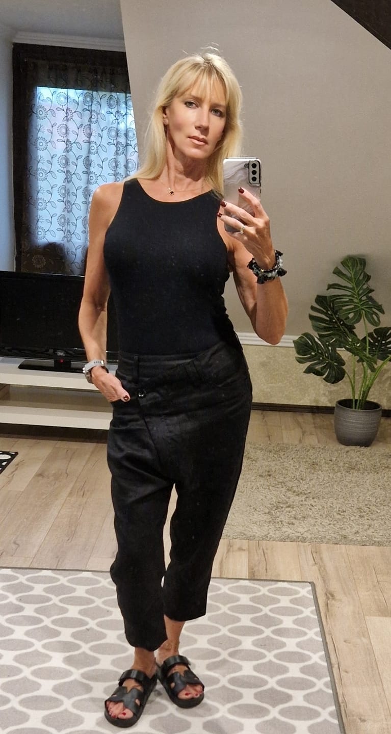 Customer photo review of Summer linen baggy pants in Dark grey