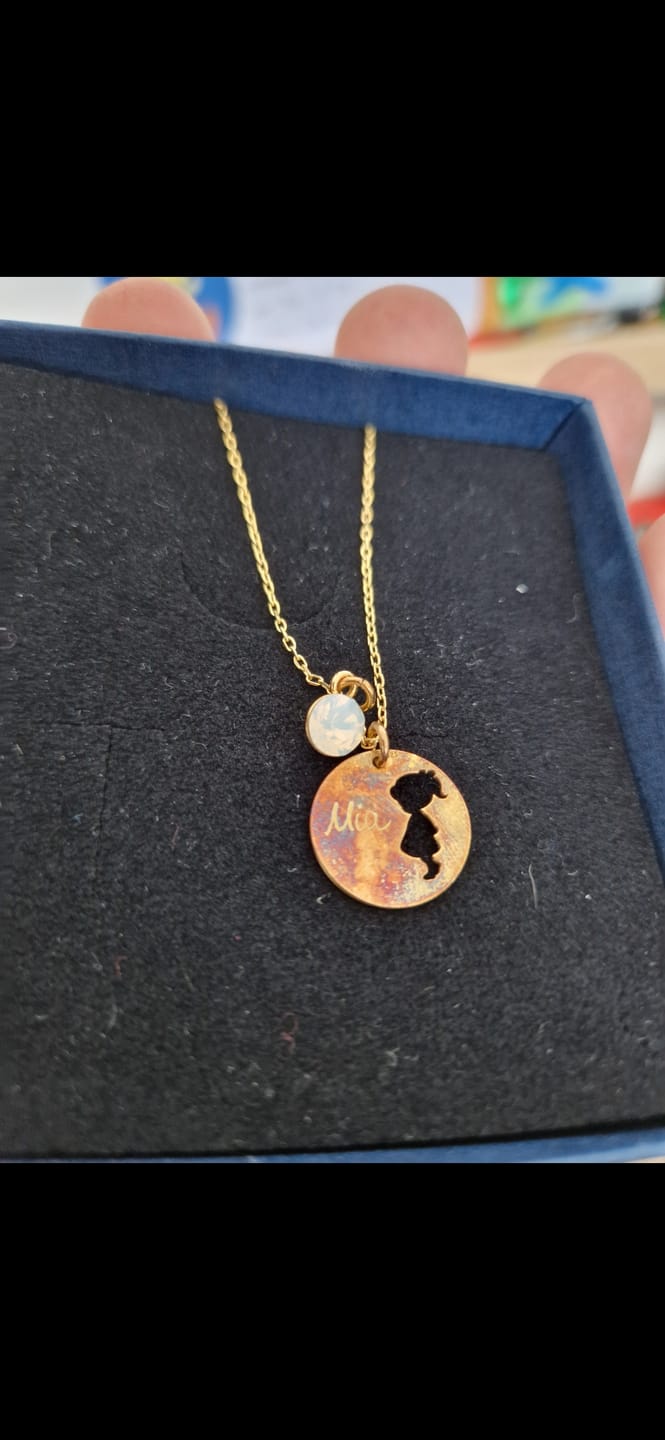 Customer photo review of Halskette mit Geburtsstein und Gravur "Mama"