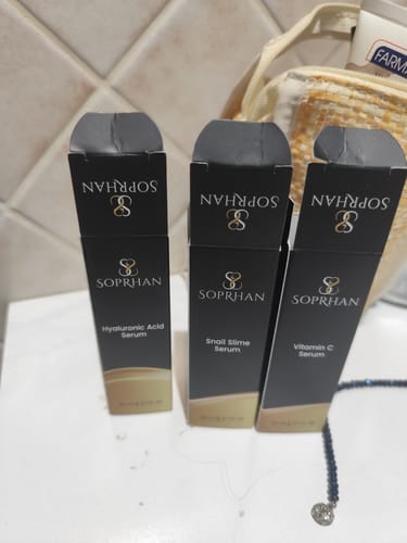 Customer photo review of Siero Acido Ialuronico + Vitamina C         -       2 al prezzo di 1 (30 ml per Siero)