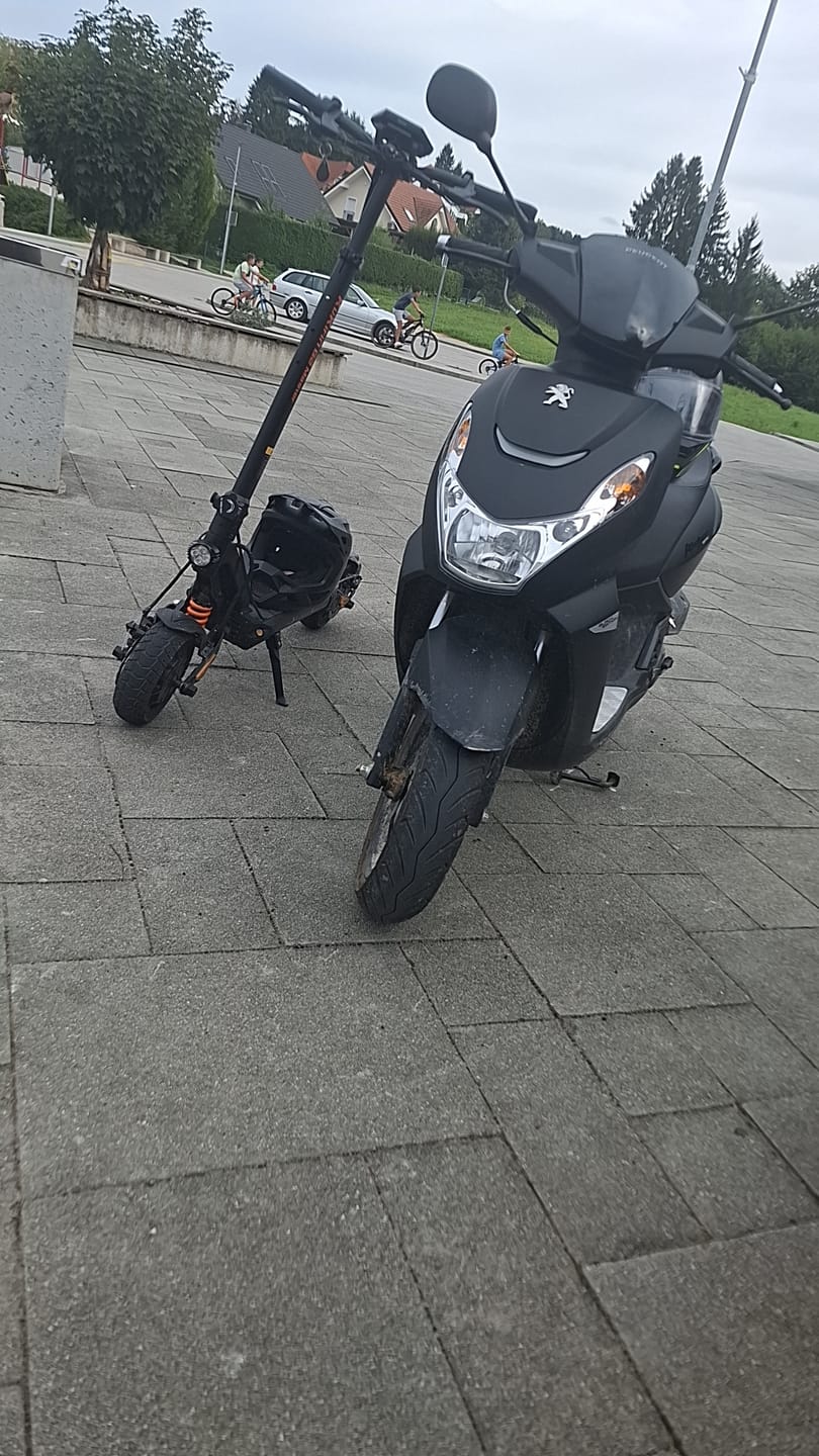 Customer photo review of KuKirin (Kugoo) G2 Master 2025 Electric Scooter