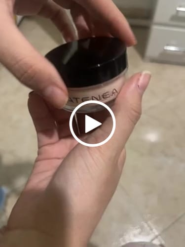 Customer video review of POLVO SUELTO TRASLUCIDO 1ST SCENE