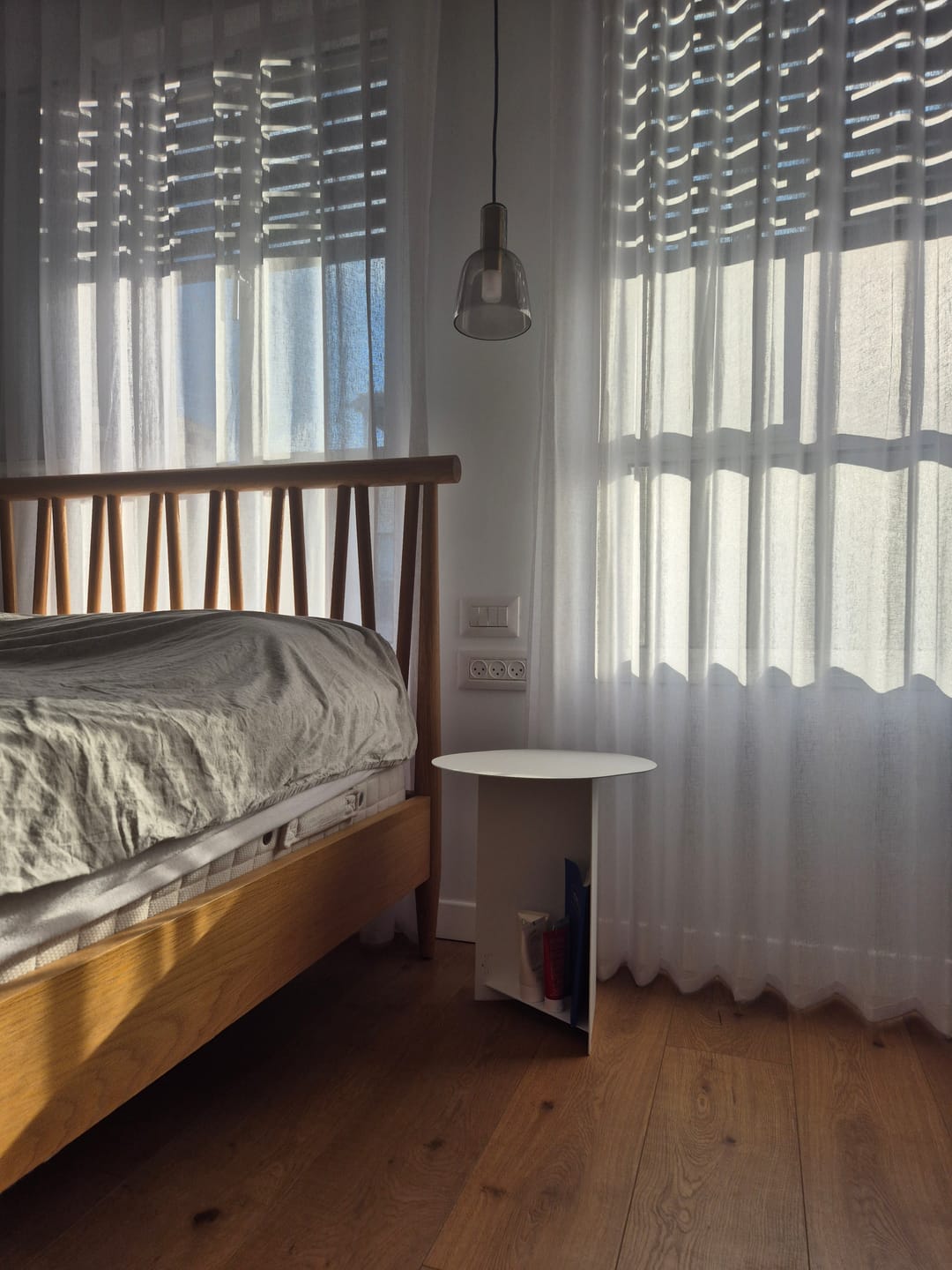 Customer photo review of שידת צד OVAL-E