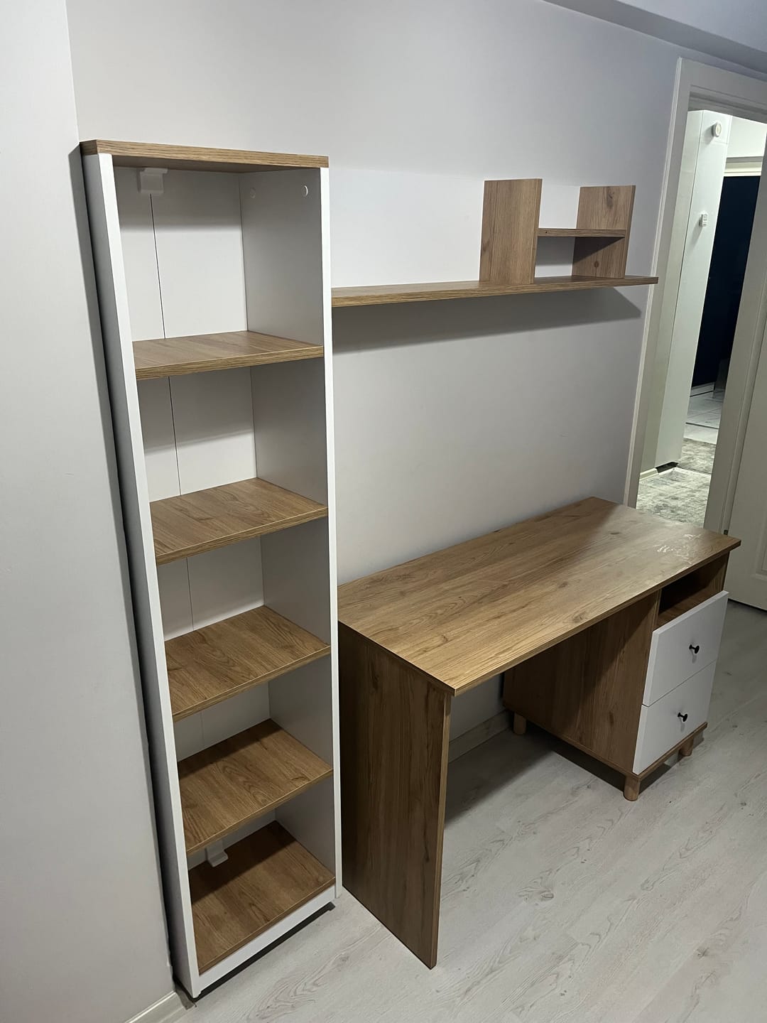 Customer photo review of Rani HA115 Çekmeceli Kitaplıklı Çalışma Ofis Bilgisayar Masası Sepet Ceviz - Beyaz