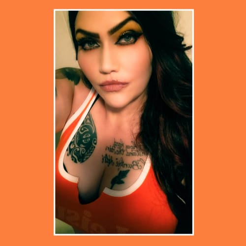 Customer photo review of JBextension Detangling Brush for Pain-Free Brushing on All Wet or Dry Hair Types Durable Anti-Static Bristles, Lightweight Handle, Vented Hair Brush