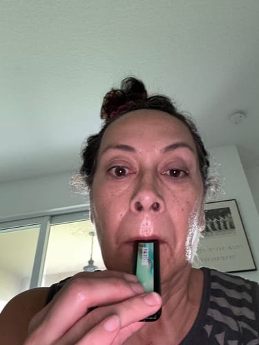 Customer photo review of Breeze Pro Disposable Vape