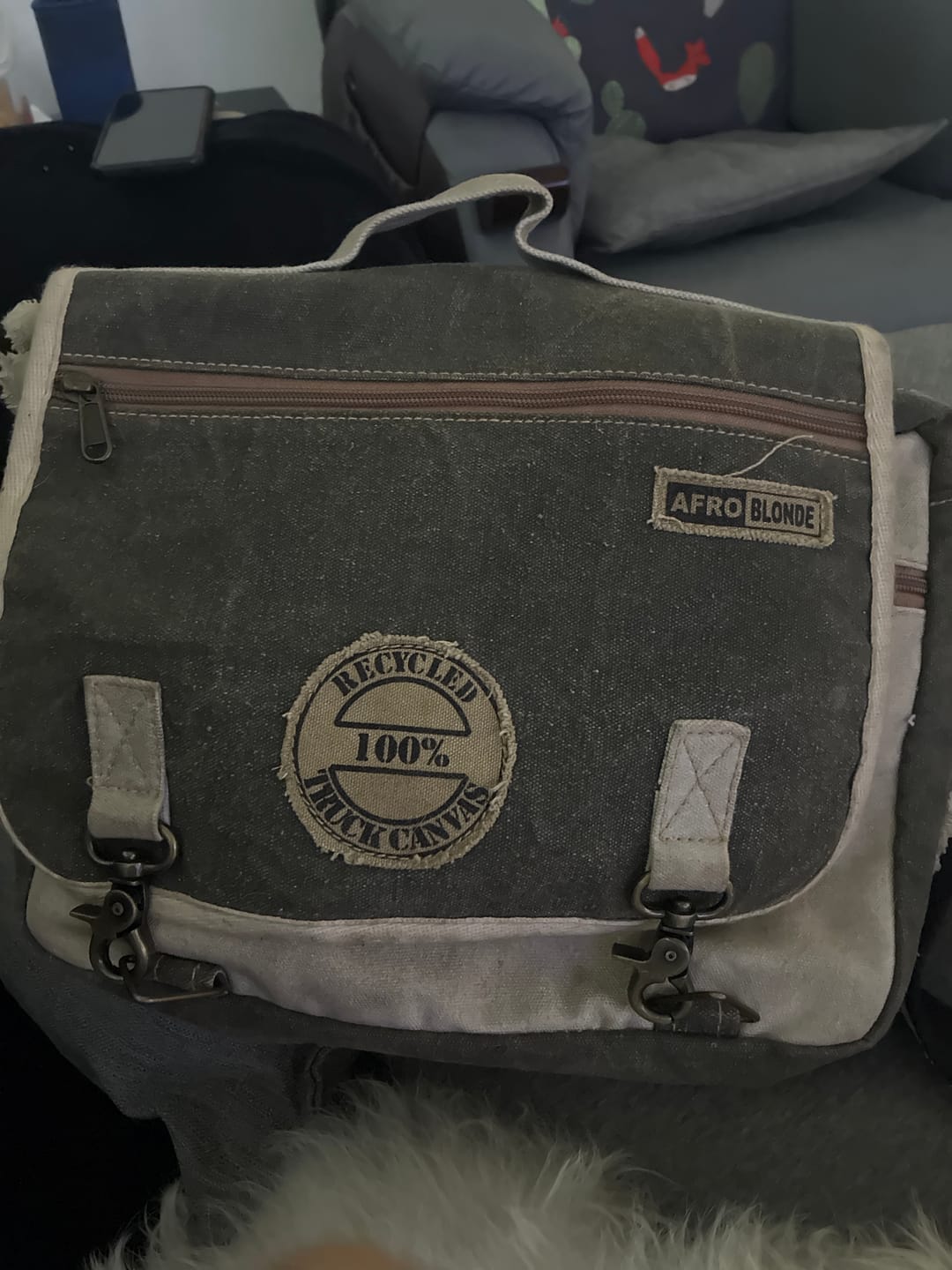 Customer photo review of Frontier Messenger Bag Medium
