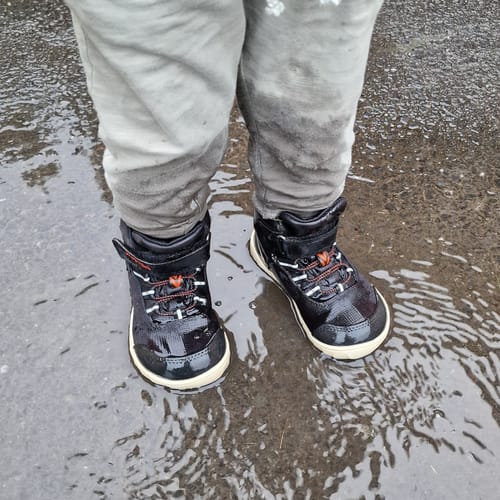 Customer photo review of Vaistoa Kaste lasten vedenpitävät paljasjalkakengät