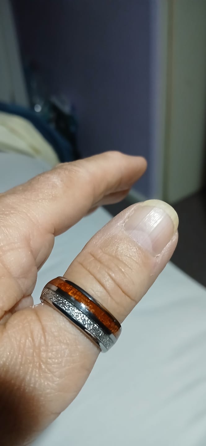 Customer photo review of The Wood and Steel 8mm Wonder Ring