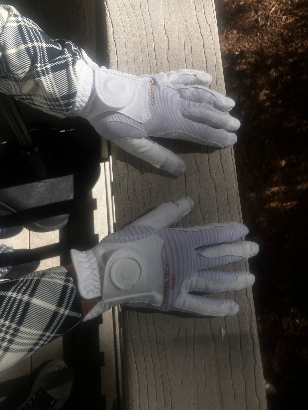 Customer photo review of Copper Tech Plus Women's Golf Gloves [Worn on Left Hand]
