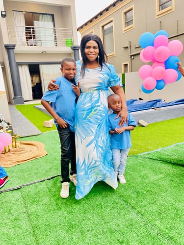 Customer photo review of Brazilian 4x4 Lace Wig Straight 16" and Zoe Water Wave Fringe