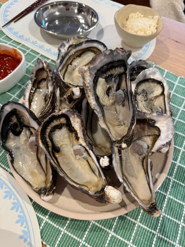 Customer photo review of Fresh NZ Oysters (Half-Shell) 6 Pieces