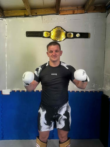 Customer photo review of V. T. RASHGUARD BLACK