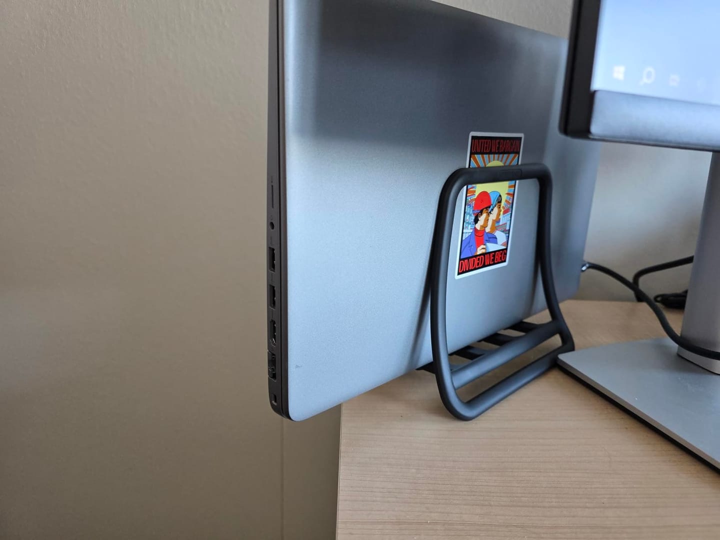 Customer photo review of Nexstand K11 Vertical Laptop Stand