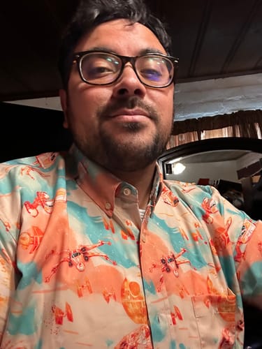 Customer photo review of Star Wars™ "Cosmic Crossfire" – KUNUFLEX Short Sleeve Shirt