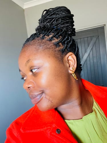 Customer photo review of Mini Era Logo Studs