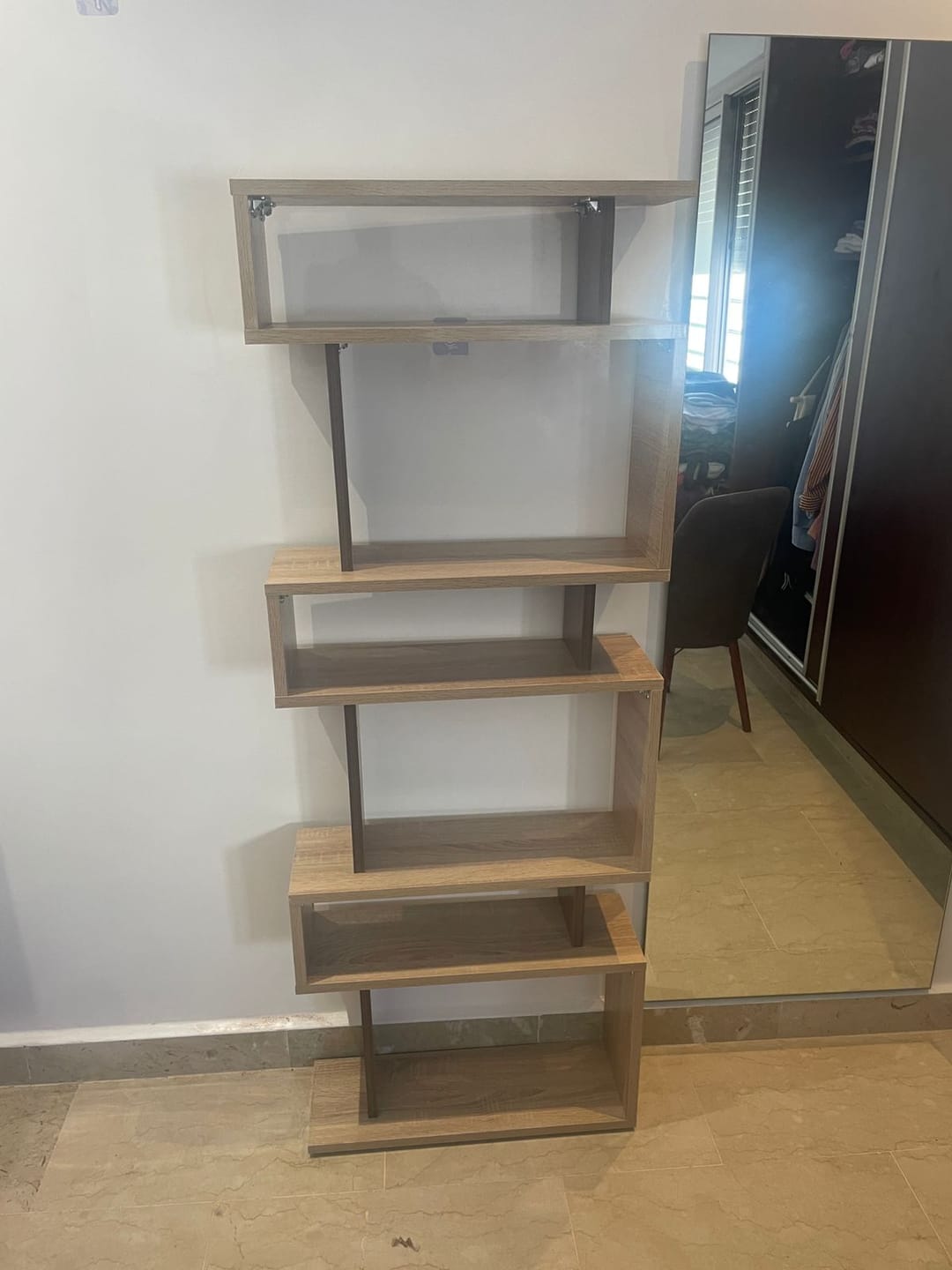 Customer photo review of Bibliothèque à étagères LOCK 163 cm - Chêne et noyer