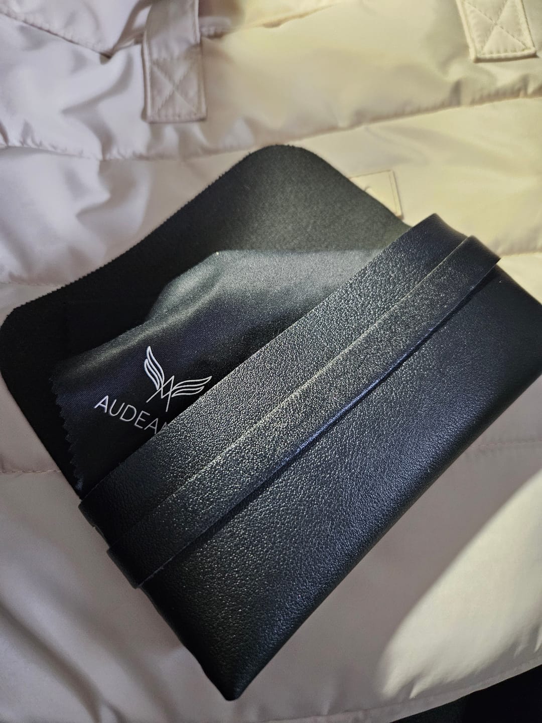 Customer photo review of FREE Sunglasses Leather Pouch + Suede Microfiber Cloth (Worth RM24.90)