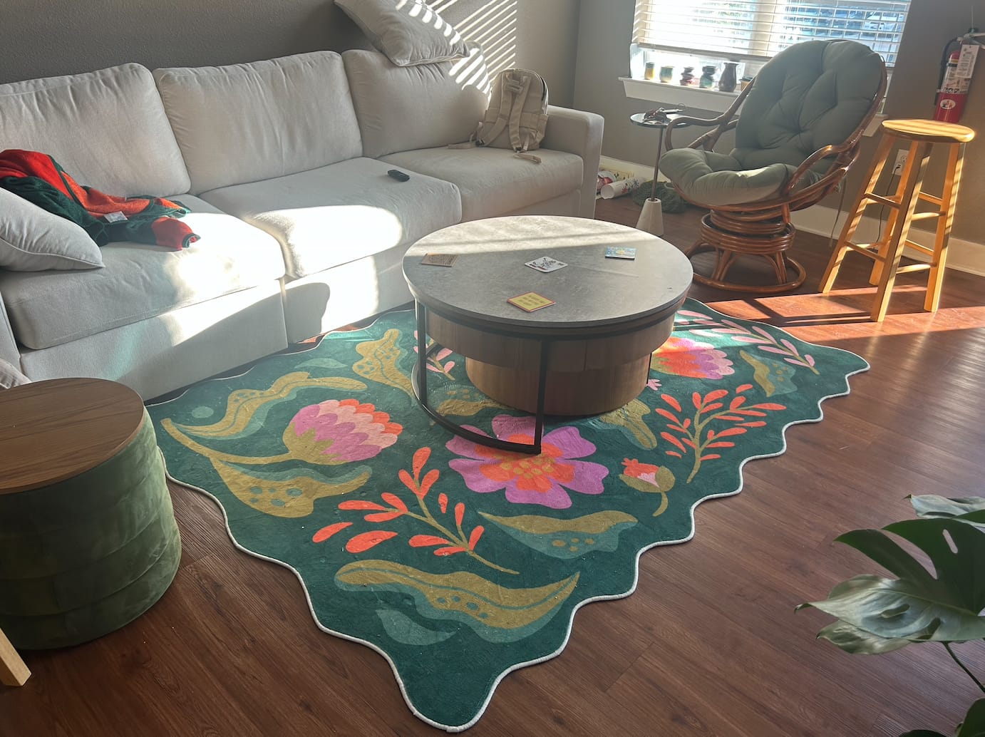 Customer photo review of Green Base Pink Floral Wavy Rug by Jessica Miller