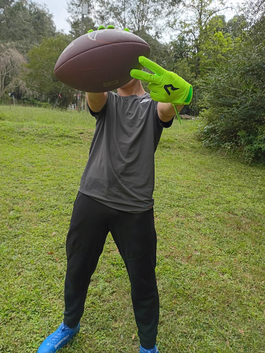 Customer photo review of Phenom Elite VPS5 Adult Football Gloves - Team Colors