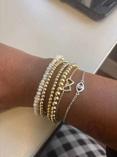 Customer photo review of freshwater pearl bracelet