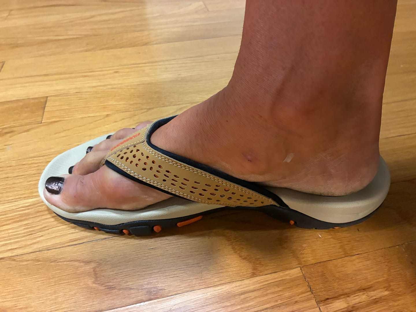 Customer photo review of Ramble Lite - Wide Toe Slippers