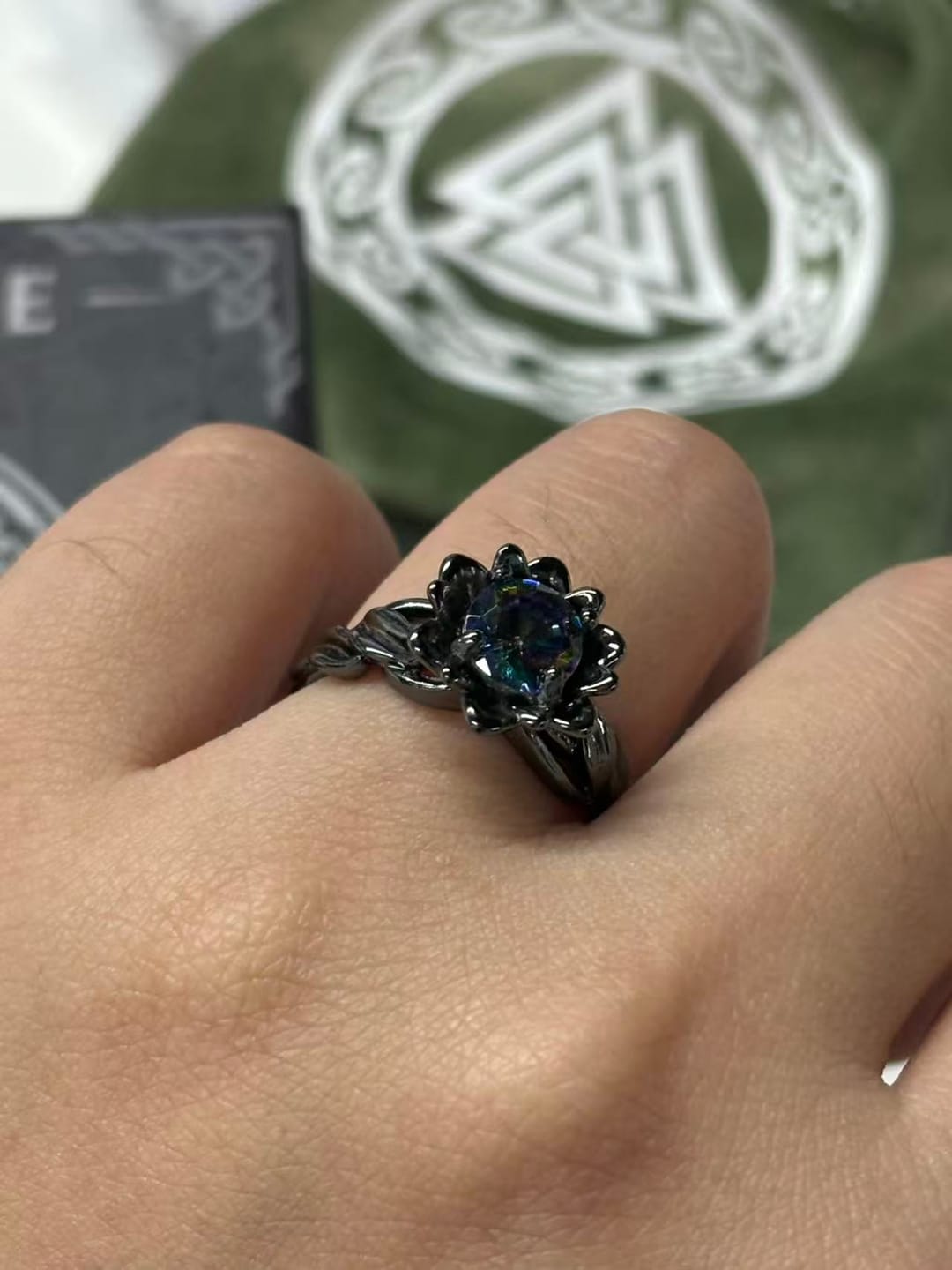 Customer photo review of FREE Today: Aurora Flower Knot Ring