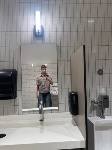 Customer photo review of American Vintage Whisker Wash Curved Blade Jeans