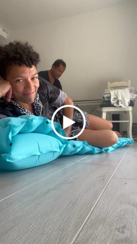 Avis vidéo d'un client sur MATELAS GONFLABLE COZIYA