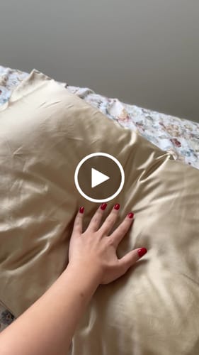 Customer video review of Pernă Plume Puf