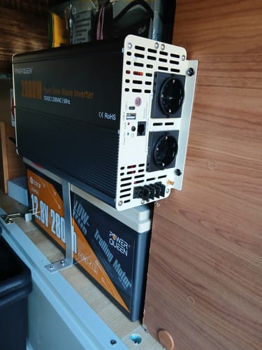 Customer photo review of Batterie LiFePO4 12V 280Ah Basse Température de Power Queen avec BMS 200A Intégré