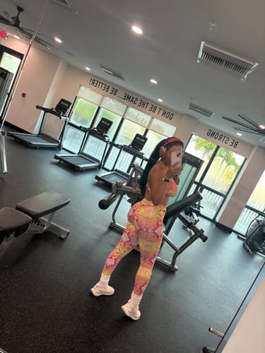 Customer photo review of Pink Lemonade High Waist Scrunch Legging
