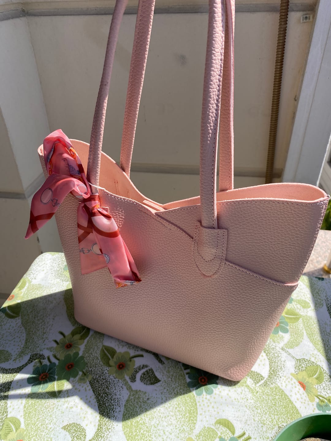 Customer photo review of Flora Bordo Omuz Çantası