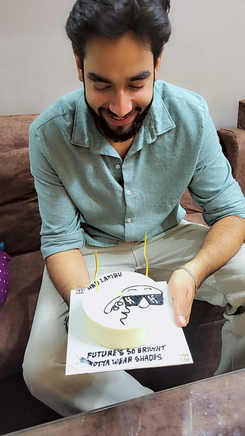 Customer photo review of Meme Theme Cake for Boyfriend