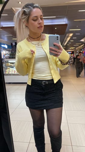 Customer photo review of SWEATER BLAIR AMARILLO