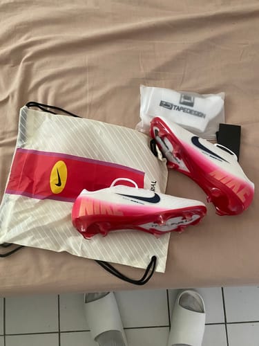 Customer photo review of Mercurial Vapor 16 FG - Fear Nothing - Blanc/Rouge