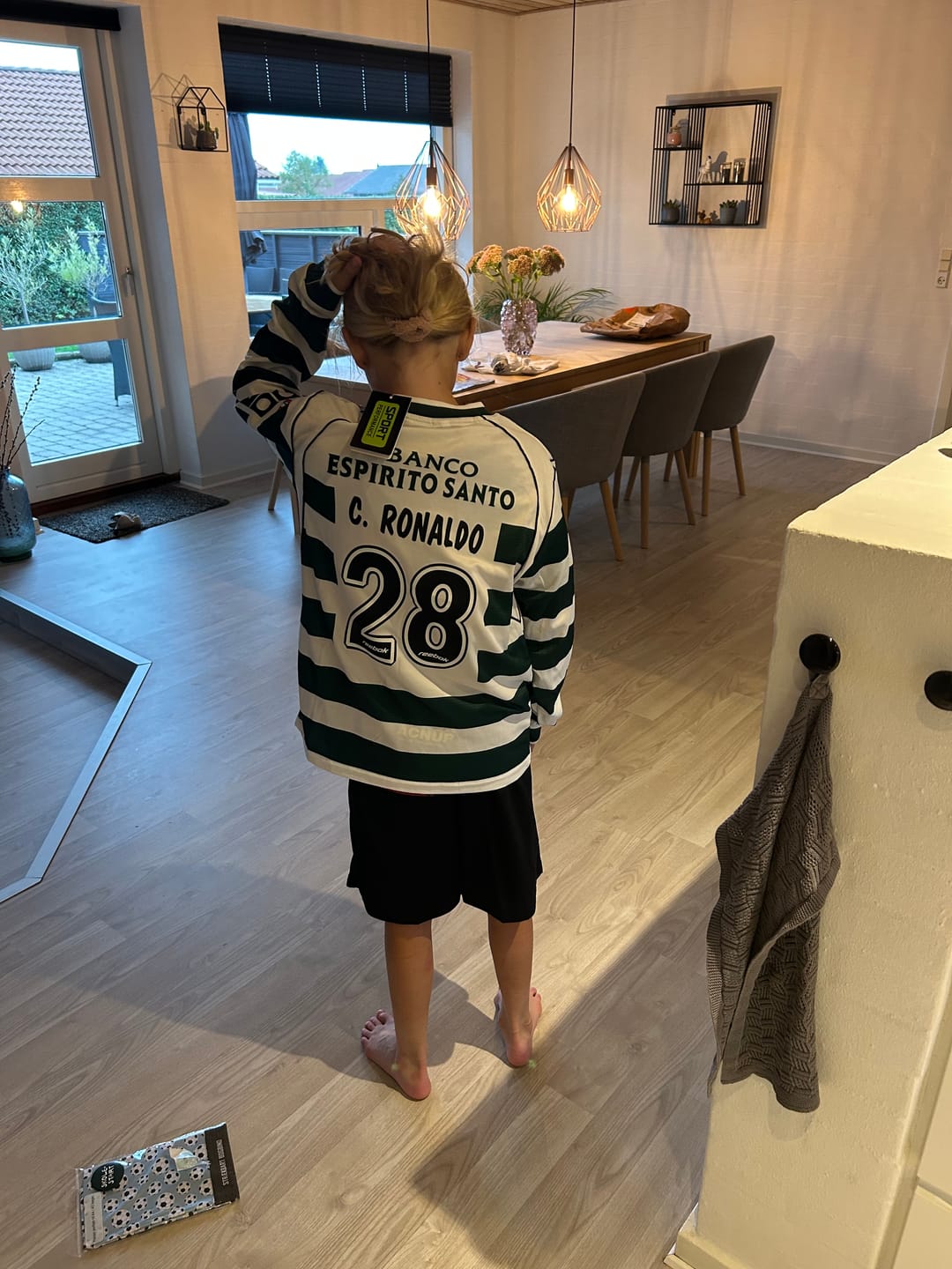 Customer photo review of Cristiano Ronaldo Sporting Lisbon 2001 2003 First Season Long Sleeve Retro Jersey