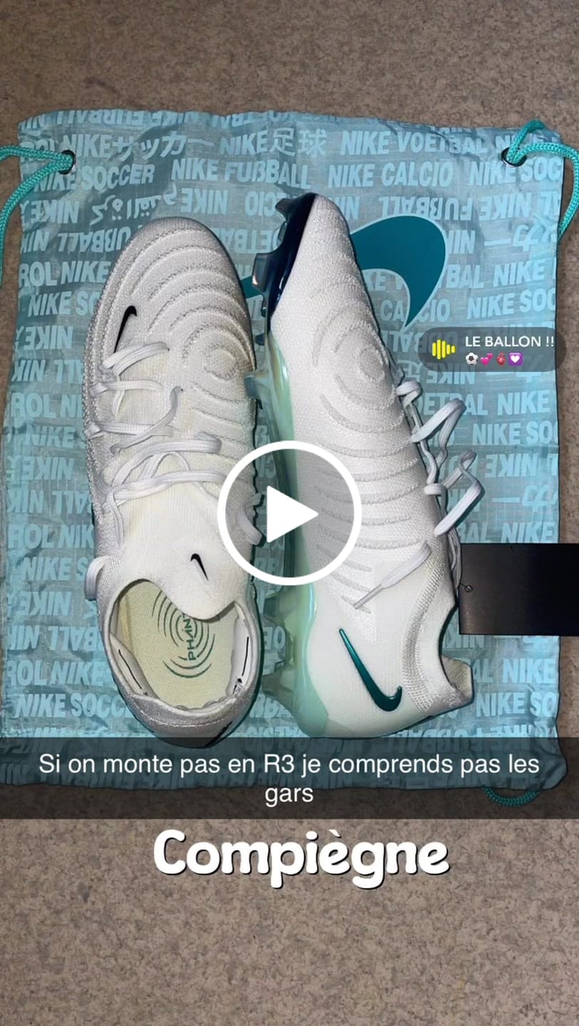 Customer video review of Phantom GX2 Elite FG Chromatic - Blanc/Multicolor