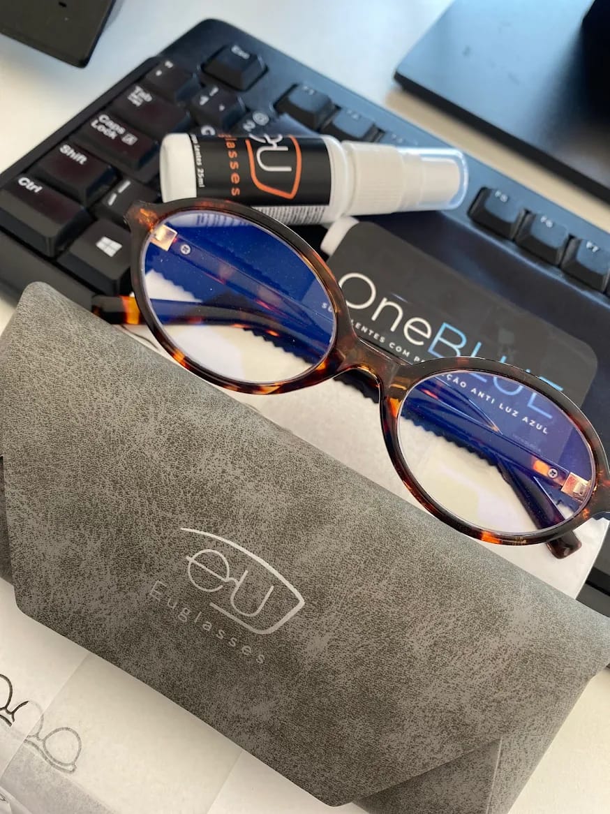 Customer photo review of Óculos de Grau Virginia